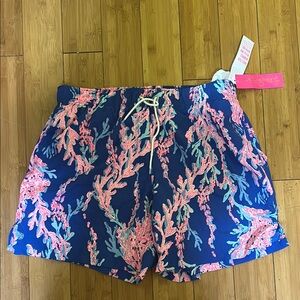 NWT Lilly Pulitzer Men’s “swim on over” capri trunks L